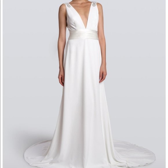 Carmen Marc Valvo Dresses & Skirts - Carmen Marc Valvo C90042 Wedding Dress V Neck Size 6